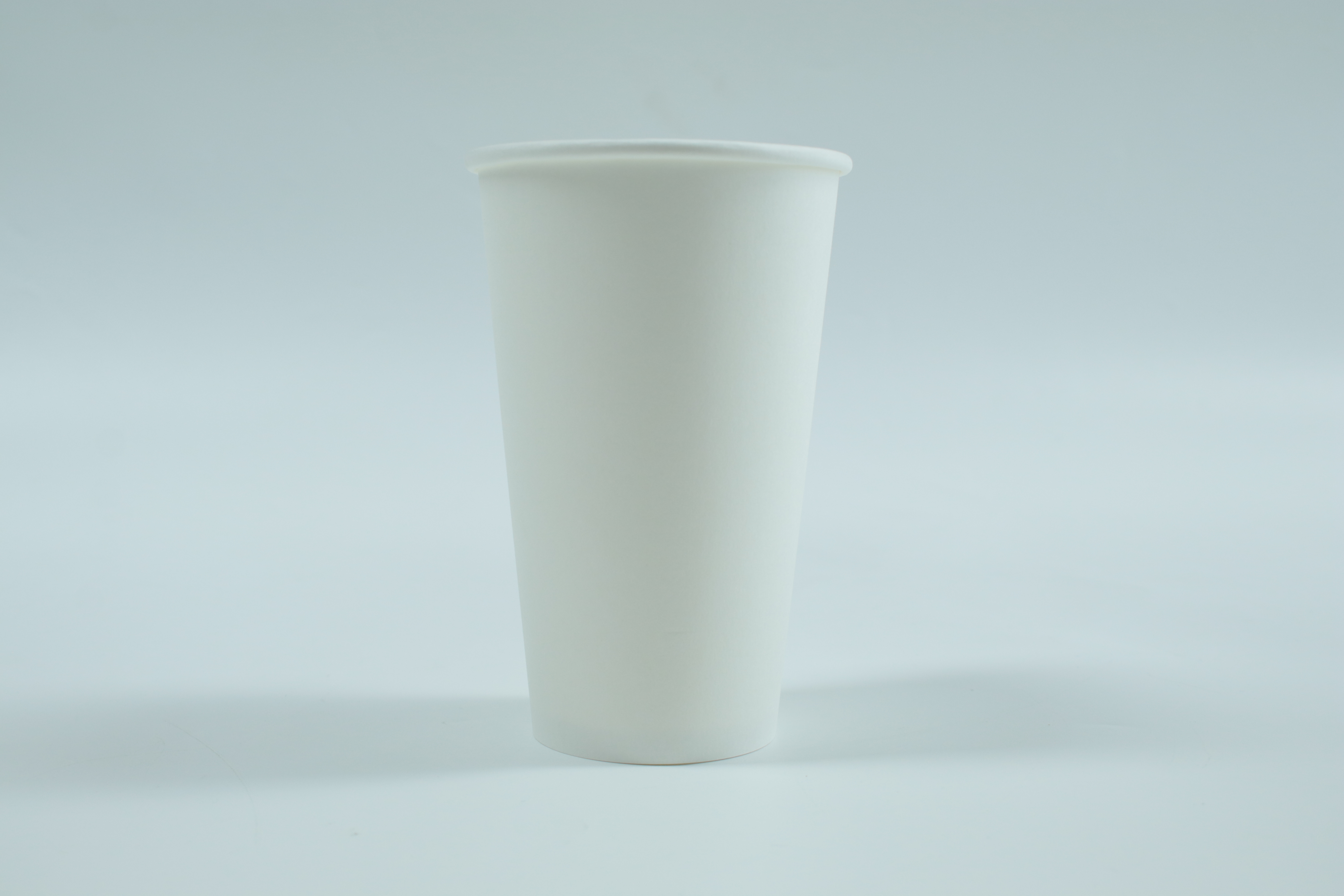Impression en gros de 8 oz 12 oz 16 oz en papier jetable en papier jetable tasse de papier à café chaud personnalisé avec manches et couvercle