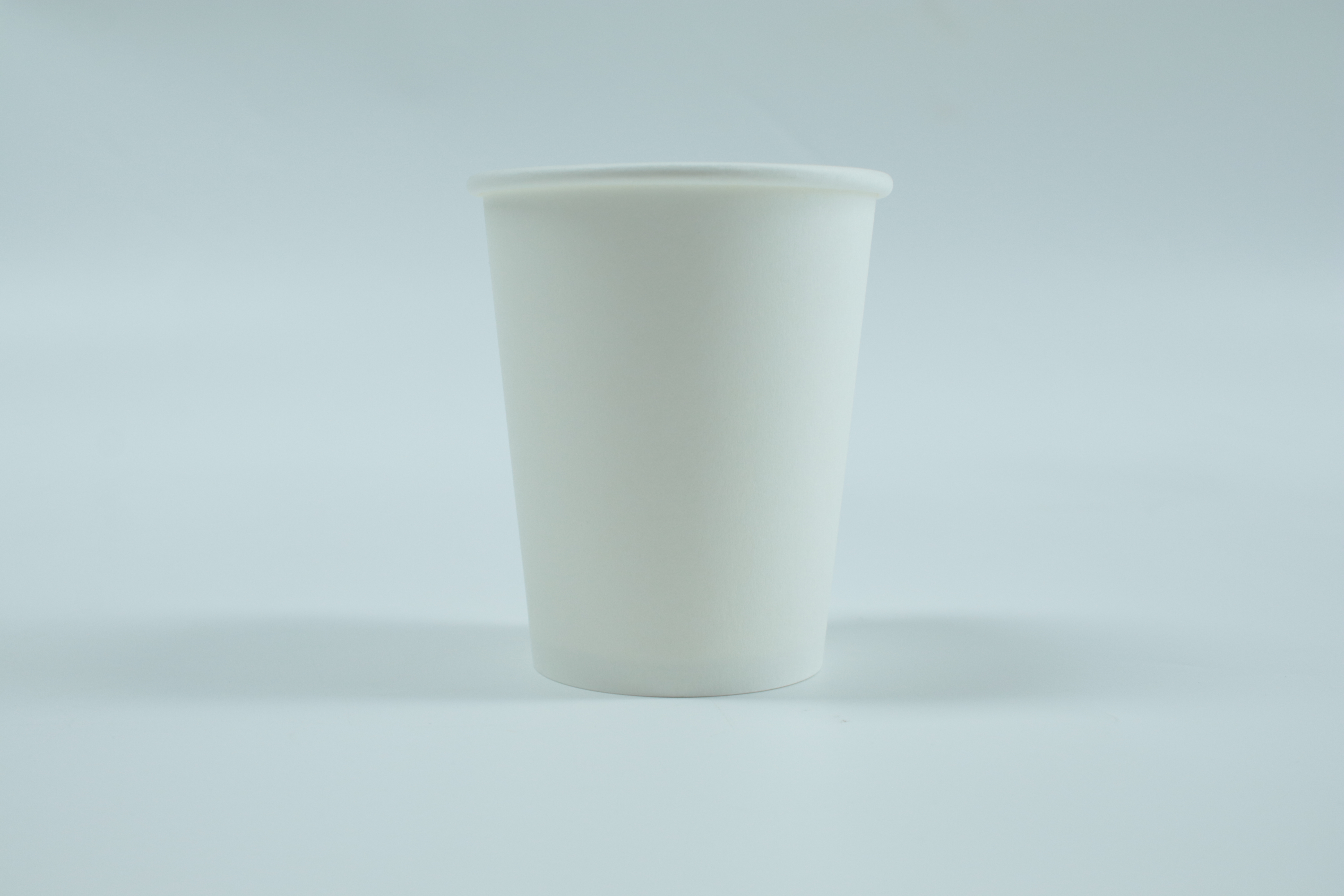 Impression en gros de 8 oz 12 oz 16 oz en papier jetable en papier jetable tasse de papier à café chaud personnalisé avec manches et couvercle