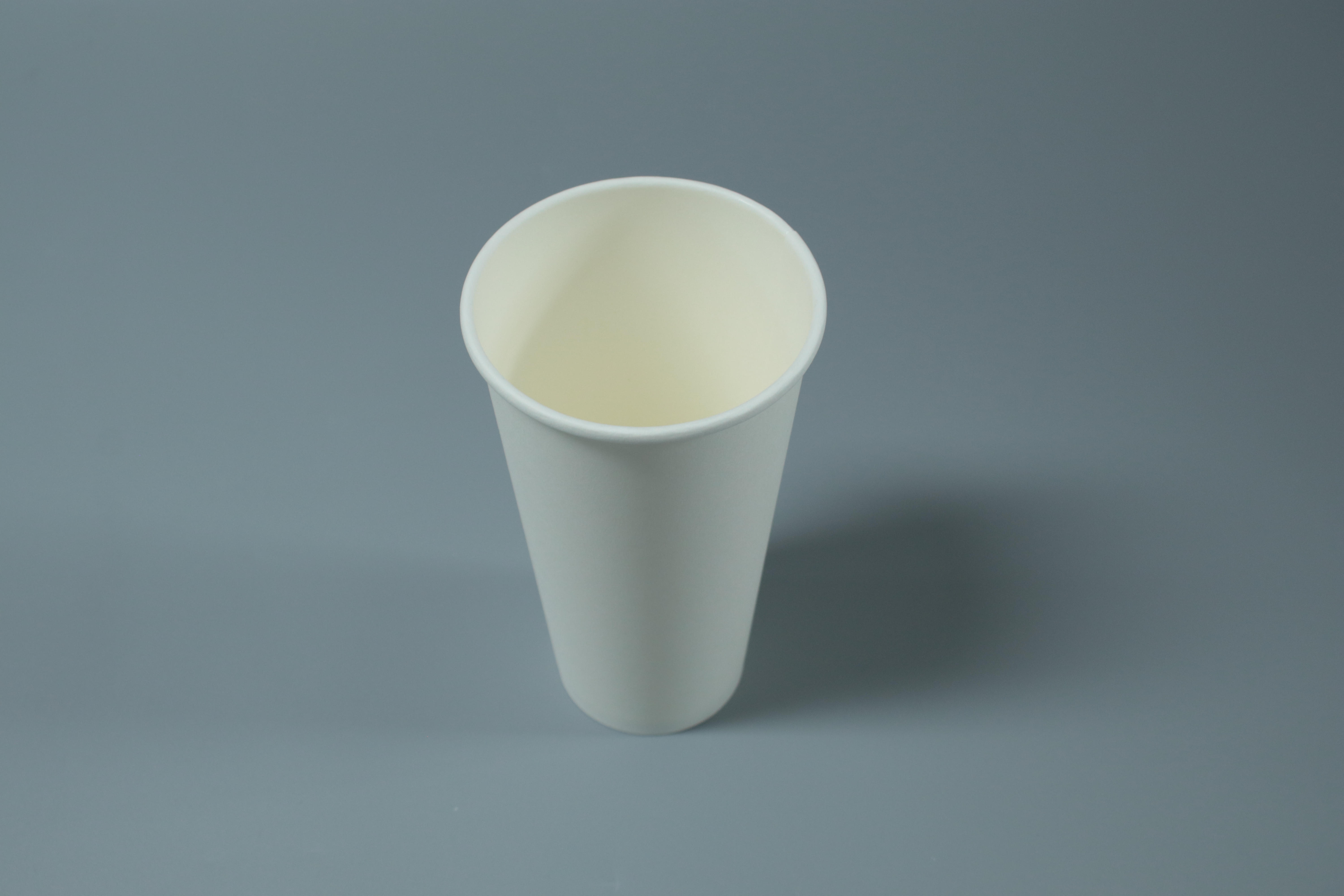 Carton de cupcakes biodégradable jetable 8 12 oz en papier à café chaud à chaud avec couvercle