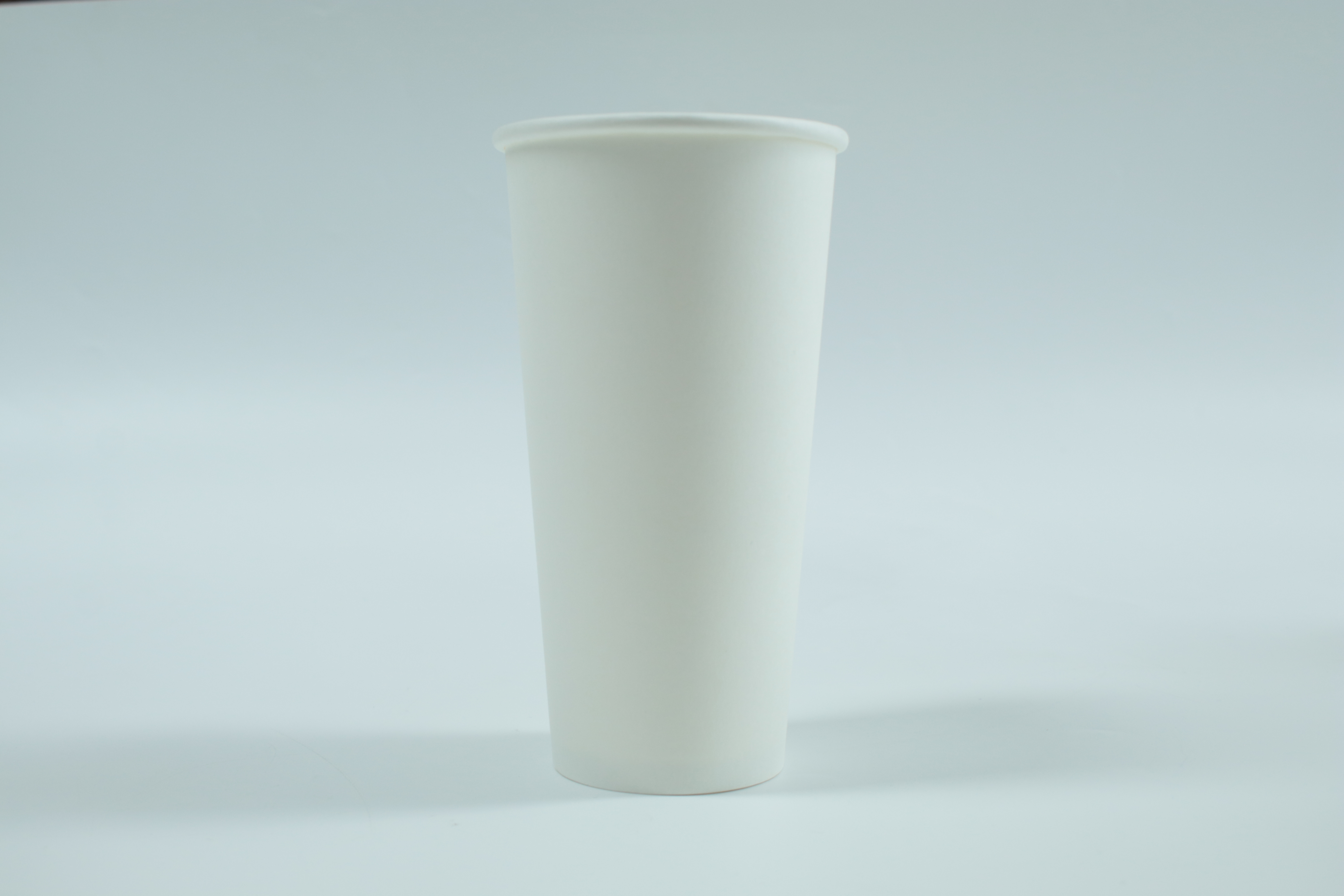 Impression en gros de 8 oz 12 oz 16 oz en papier jetable en papier jetable tasse de papier à café chaud personnalisé avec manches et couvercle